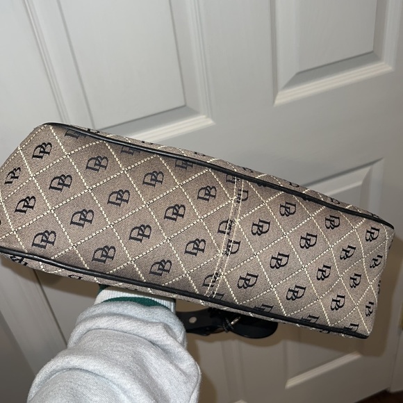 Dooney and Bourke Purse - Picture 6 of 6